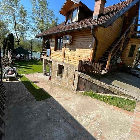 Apartman "Kapetana Luka" Ljubovija Ngoại thất bức ảnh