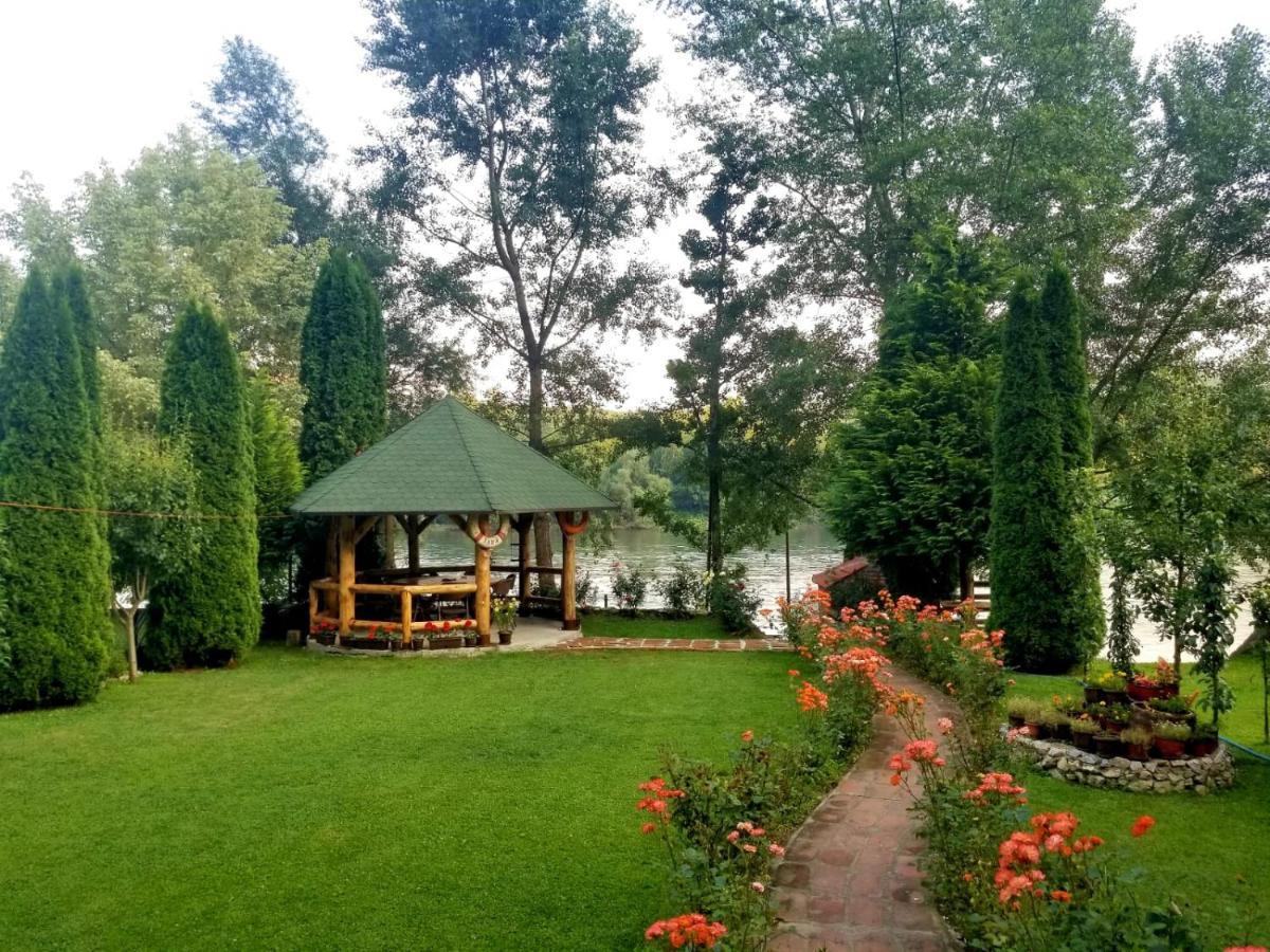 Apartman "Kapetana Luka" Ljubovija Ngoại thất bức ảnh