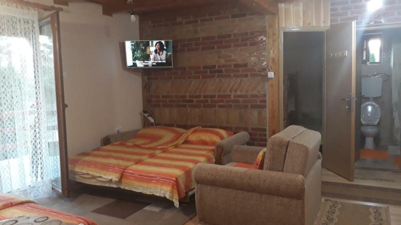 Apartman "Kapetana Luka" Ljubovija Ngoại thất bức ảnh